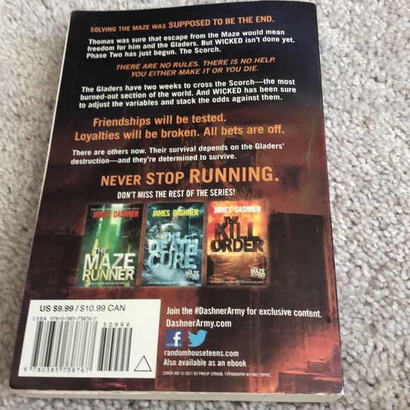 Maze runner Scorch Trials Book - Picture 2 of 2